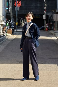 Neo Noir Fashion, Japan Women Fashion, Japan Street Style Women, Japanese Street Fashion Women, Street Fashion 2023, Japanese Outfits Casual, 90s Japan Fashion, 90s Japanese Fashion