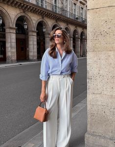 Blue Linen Shirt Outfit Women, Casual Chic Spring, Modest Casual Outfits, Money Outfit, College Outfit, London Outfit, Europe Outfits