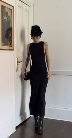 Classic Layering Outfits, Parisian Clubbing Outfit, Black Hair Fall Outfit, The Craft Style Outfits, Dinner Party Fall Outfit, Soft Dramatic Minimalist, Fancy Outfit Inspo Aesthetic, Dark Work Outfits Women, Black Boot Dress Outfit