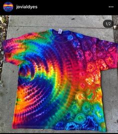 a t - shirt that has been dyed with different colors