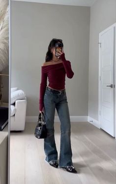 Winter Outfits Aesthetic Sweater, School Outfits In Winter, Interview Outfit Hot Weather, Autumn Winter Outfits Aesthetic, Outfit Inspo 2024 Winter, Fall Hot Outfits, Outfit Inspo Winter Aesthetic, Outfits To Look Older, Aesthetic Outfits Girl Winter