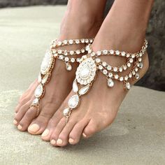 Stunning Rhinestone Barefoot Sandals for the bride who loves her bling! Style: Barefoot Sandals Size: One size Set of 2FREE US SHIPPINGFor orders of four or more, please message me to ensure I can complete your request in a timely manner. Bohemian Wedding Shoes, Tassel Anklet, Rhinestone Anklet, Silver Wedding Shoes, Crystal Anklet, Crystal Beach, Anklets Boho, Ankle Chain