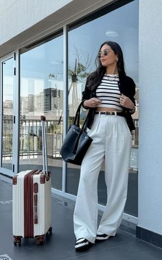 Aero Look, Casual Travel Outfit, Looks Adidas, Viral Makeup, Fiesta Outfit, Easy Chic, Beige Outfit, Become Better, Classy Fashion