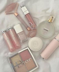 Face Palette, Dior Makeup, Pretty Skin Care, Luxury Makeup, Makeup Items, Lip Glow, Without Makeup, Aesthetic Makeup, Makeup Skin Care