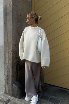 #outfits Cute Fall Europe Outfits, Nyc Ootd Summer, Layered Comfy Outfits, Comfy Summer To Fall Outfits, Street Style Office Work Outfits, Big Sweater Work Outfit, Europe Fall Outfits 2024, Berlin Going Out Outfit, Comfy Trousers Outfit