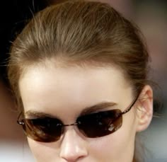 Sassy Fashion, 90s Sunglasses, Face Beauty, Stylish Glasses, Enjoy Today, Model Life, Fashion Today, Sunglasses Vintage