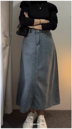 Outfits With Denim Skirt, Jeans Men Fashion, Muslimah Fashion Casual, Stylish Outfits Casual, Organized Closet, Hijabista Fashion, Fashion Staples, Jean Skirt Outfits, Modest Casual Outfits