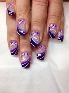 Nageldesign Galerie - Nageldesign Bilder entdecken, bewerten und kommentieren Purple And Silver Nails, Image Nails, Natural Nail Designs, Purple Nail Art, Turquoise Nails, Special Nails, Gel Nail Art Designs, Purple Nail Designs, Best Nail Salon