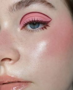 60s Eye Makeup, Maquillage On Fleek, Mekap Mata, Smink Inspiration, Dope Makeup, Eye Makeup Art, Makeup Pictures, Makeup Eyeliner, Pretty Makeup