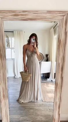 Honeymoon Outfits, Mode Boho, Cruise Outfits, Elegante Casual, Halter Maxi Dresses, Guest Dresses, Pleated Dress, Lany