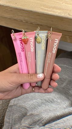 Charms On Lip Gloss, Lip Glosses Aesthetic, Lip Gloss With Charms, Lip Gloss Charms, Lip Balm Charm, Lipgloss Charms, Aesthetic Lip Balm, Lip Gloss Aesthetic, Dewy Blush