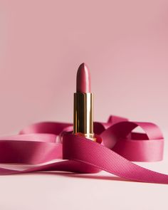 Lipstick Photography, Lipstick Ad, Flatlay Makeup, Valentine Photo Shoot, Lipstick Designs, Beauty Makeup Photography