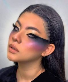 Futuristic Makeup, Fashion Editorial Makeup, Maquillage Yeux Cut Crease, Goddess Makeup, High Fashion Makeup, Halloween Makeup Inspiration, Smink Inspiration, Eye Makeup Designs