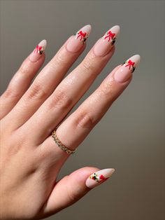 #lightslacquer #nails #nailpolish #nailinspo #nailtrends #trendynails #almondnails #trendynailart #nailart #naildesign #nailcolor #winterstyle #christmasnailartdesigns #christmasnails #winternails #decembernails #garlandnails #wreathnails #xmasnails Basic Xmas Nails, Retro Christmas Nails, December Birthday Nails, December Nail Art, Lights Lacquer, Nails Xmas, Nail Art Inspo, Fancy Nail Art, December Nails