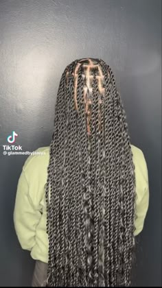 Segalesse Twist Braids, Cute Hairstyles Braids Black Women, Small Bohemian Twist Black Women, Knotless Senegalese Twist With Curly Ends, Small Bohemian Twists, Braid Inspiration Black, Boho Senegalese Twist Medium, Island Knotless Braids, Boho Knotless Locs