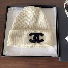 Unused Chanel 24b Popular Knit Hat White Women's Hat Chanel Winter Hat, Women’s Hats, White Beanie Outfit, Beanie Outfit Women, Chanel Beanie, Chanel Clothing, Chanel Hat, Beanie Outfit, Day Makeup Looks