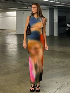 Color: MULTI; Size: S, M, L Dresses For Big Bust, Stile Kendall Jenner, Throwing Fits, Chique Outfit, Chique Outfits, Look Retro, Tie Dye Outfits, Looks Party, Jenner Outfits