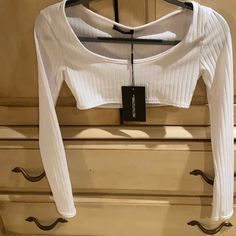 New White Long Sleeved Crop Top Crop Top Blanc, Sleeved Crop Top, Big Girl, Orange Blossom, Dream Clothes, Long Sleeve Crop Top, White Tops, Full Sleeve, Bra Tops