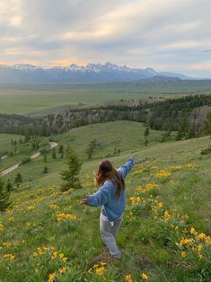 Krislyn Core, Countryside Life Aesthetic, Oliviacore Aesthetic, Manifesting Mantras, Nature Girl Aesthetic, Fotografi Vintage, Foto Tips, Loving Life, Foto Poses