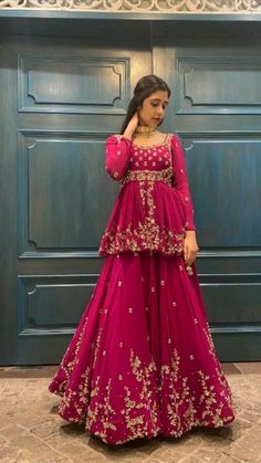 Dress For Bride's Sister Indian, Dress For Bride Sister, Wedding Outfits Indian, Engagement Dress For Bride, Simple Lehenga, Desi Wedding Dresses, Wedding Lehenga Designs, Lehenga Designs Simple, Latest Bridal Dresses