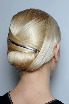 Fall Beauty Trends, Beauty Regime, Low Bun, Beauty Kit, Autumn Beauty, Ingrown Hair, Beauty Treatments, Hair Dos, Beauty Trends