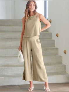 Set linked Summer 2 Piece Outfits, Outfits Sleeveless, Cropped Wide Leg Pants, Wide Leg Cropped Pants, White Dresses For Women, One Piece Outfit, Sleeveless Crop Top, Casual Summer Outfit, Really Cute Outfits