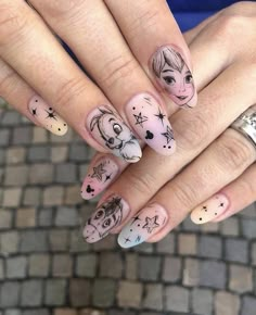 Disney Nail Designs, Disney Acrylic Nails, Nail Drawing, Nail Art Designs Diy, Almond Nails Designs, Disney Nails, Cute Nail Art, Amazing Diy, Hand Paint