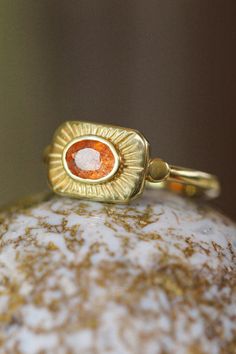 Inspired by Art Deco, this sunstone Mirage ring is one of our favourite designs in the collection. This orangey-hued gemstone is layered with rainbows and a cousin to both labradorite and moonstone. Oval Stone Ring Design, Stone Ring Design Gold, Creative Rings, Gold Stone Ring, The Mirage, Gold Vermeil Jewelry, Gold Gemstone Ring, Vermeil Jewelry, Jewelry Inspo