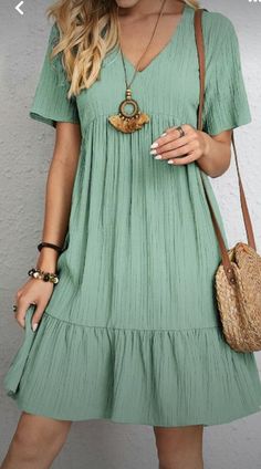 Simple Dress Casual, Mini Dress Outfits, Styling Fashion, Solid Color Dress, Color Dress, Effortless Chic, Short Sleeve Dress, New Wave, Summer Dresses For Women