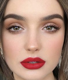 Makeup Bibir, Best Lipstick Brand, Rosa Make-up, Red Makeup Looks, Purple Makeup Looks, Vintage Makeup Looks, Kendall Jenner Makeup, Halloween Make-up Looks, Red Lips Makeup Look