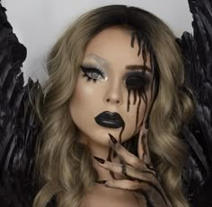 Dramatic Dark Eye Makeup, Grim Reaper Makeup, Dark Halloween Makeup, Dark Angel Halloween Costume, Angel Halloween Makeup, Demon Halloween Costume, Halloween Costumes Women Scary