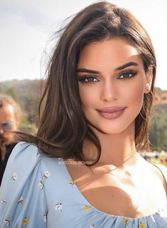 Getextureerde Bob, Kendall Jenner Makeup, Natural Makeup For Brown Eyes, Jenner Makeup, Makeup Eye Looks, Makeup Looks For Brown Eyes, Natural Makeup Looks, Wedding Hair And Makeup, 가을 패션