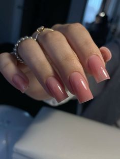 @maybeeevirgo Everyday Eye Makeup, One Color Nails, Beige Nails, Minimal Nails, Polygel Nails, Blush Nails, Pretty Gel Nails, Nails Manicure, Pink Acrylic Nails