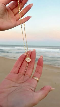 خواتم خطوبة, قلادات متدلية, Preppy Jewelry, Pretty Jewelry Necklaces, Jewelry Accessories Ideas, Dope Jewelry, Classy Jewelry, Fancy Jewellery, Jewelry Lookbook