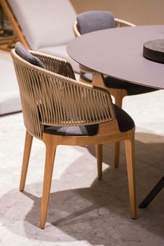 Potocco spa - Stuhl Velis Cafe Chair Design, Chair Cafe Design, Cafe Chairs And Tables, Cafe Chair, Outdoor Seat, Single Chair, Chair Sofa, Restaurant Furniture, Cafe Chairs