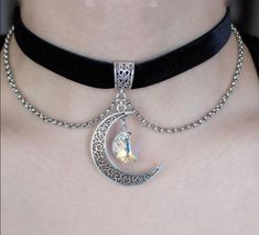 Crescent Moon Velvet Choker For Sale Grunge Chokers, Kawaii Harajuku Fashion, Moon Choker, Pink Goth, Gothic Choker, Goth Choker, Gothic Chokers, Kawaii Goth, Velvet Choker