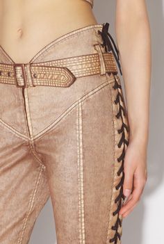 Brown Denim Pants, Corset Pants, Female Leaders, Sewing Pants, Denim Corset, Women Leaders, Denim Details, Glam Dresses, Autumn Outfit