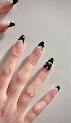 Nails, French tips, black French tips, pretty nails, beautiful nails, Chinese nails, pretty hands, Korean nails, elegant nails, nail art, black nails, nail inspo, black nail inspo, simple nail inspo, pearl nail art, nail art, bow nail art, manicure, gel x, gel x inspo, press on nails, press ons, gel x nails inspo Black Nails Inspiration Almond, Black Elegant Nails Almond, Elegant Almond Nails Classy Black, Black Nail French Tip Designs, Elegant Black And White Nails, Simple Nail Almond, Black French Nails Almond, Almond Nail Summer, Black Nail Short