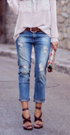 Cropped boyfriend jeans and strapping brown heels Boyfriend Jean, Outfit Trends, Fashion Mode, Looks Style, Outfits Casuales