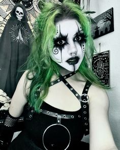 #makeup #goth #grunge Green And Black Clown Makeup, Green And Black Goth Makeup, Horror Goth Makeup, Green Gothic Makeup, Grunge Halloween Makeup, Crazy Goth Makeup, Roller Derby Makeup Ideas, Cool Alt Makeup, Cool Goth Makeup