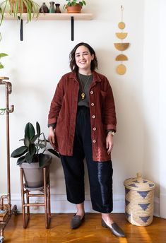 Teacher Ootd Plus Size, Plus Size Comfortable Work Outfits, Button Up And Leggings Outfit, Structured Womens Clothing, Cozy Nonbinary Outfits, Plus Size Business Casual Alternative, Queer Fashion Midsize, Cup Of Jo Week Of Outfits, Art Teacher Wardrobe