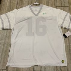 Nike Dri-Fit Men’s White Xxl Plain Football Jersey Dv7364-341 Loose Fit New With Tags * Body 100 % Mesh Polyester. Shoulders And Sleeves 65 % Cotton - 35 % Polyester. * Silk Screened Numbers And Nike Name On Back. Measurements Laying Flat Are As Follows: Underarm To Underarm 27 Inches Length 34 Inches Sleeve 10 Inches Ships Within 24hrs With Care. The Actual Item You Will Receive Is Shown In The Pictures. 100% Positive Feedback. It’s From A Smoke Free And Pet Free Home. Variations In Lighting An Shirts Nike, Nike Jersey, Nike Football, White Jersey, Football Jersey, Nike Shirts, Nike Outfits, Football Jerseys