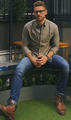 Nick Viall Boots Outfit Men, Mens Business Casual Outfits, Men Fashion Casual Shirts, Stylish Men Casual, Mens Casual Dress Outfits, Men Stylish Dress, Formal Outfits