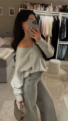 Cosy Outfit Ideas, Winter Sandals Outfit, Winter Matching Sets, Classy Comfortable Outfits, Nice Dinner Outfits Winter, Nice Dinner Outfit Winter, Modest Outfits Winter, Off The Shoulder Outfit, Casual Classy Outfits