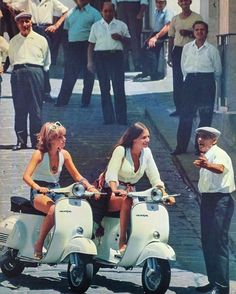 Italy Vibes, Charo Ruiz, Italian Aesthetic, Vespa Girl, Italian Lifestyle, Italy Summer, Slim Aarons, Scooter Girl, Cindy Kimberly