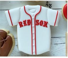 a decorated cookie with the name red sox on it