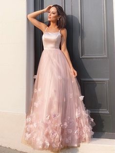 Neckline: StrapsSilhouette: A-Line/PrincessBuilt-in Bra: YesSleeve: SleevelessWaist: NaturalBack Style: OtherHemline/Train: Floor-Length Princess Sleeves, Tulle Flowers, Prom Dresses Sleeveless, Sleeveless Dresses, Sporty Chic, Prom Party, Prom Party Dresses, Flower Dresses, Prom Dresses Long