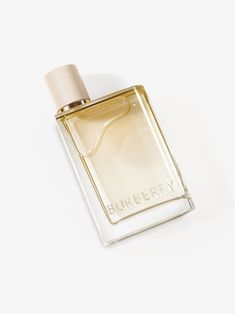 Her London Dream Eau de Parfum 50ml - Women | Burberry® Official Burberry Perfume Women, Burberry Her London Dream, Burberry Her, Designer Perfumes, Burberry Perfume, London Dreams, Perfumes For Women, Luxury Shower, Perfume Design