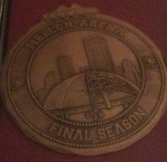 an emblem on the side of a red door that says,'final season '