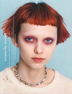 Curious for Moore? (i-D Magazine) I D Magazine, Alternative Makeup, Photographie Portrait Inspiration, Punk Hair, Grunge Goth, Makati